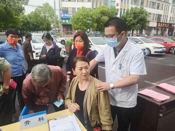 百姓健康系我心，黨員服務(wù)進(jìn)社區(qū)