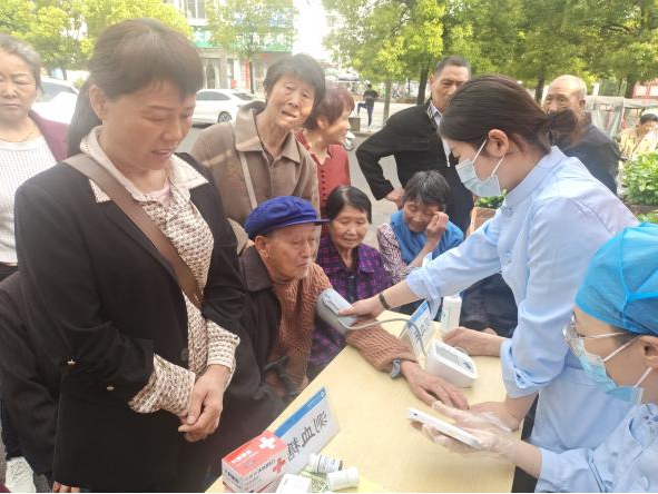 百姓健康系我心，黨員服務(wù)進(jìn)社區(qū)